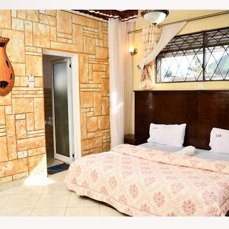 Country Lake Resort Garuga Ентебе Екстериор снимка